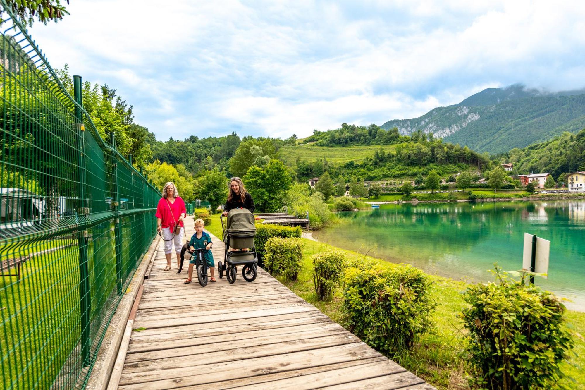 Family Wellness Camping Al Sole Molina di Ledro Ngoại thất bức ảnh